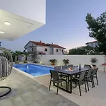 Luxury -heated Pool -jacuzzi Villa Trogir