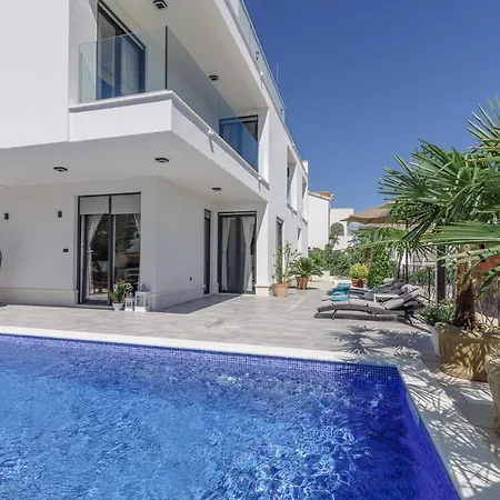 Luxury -heated Pool -jacuzzi Trogir