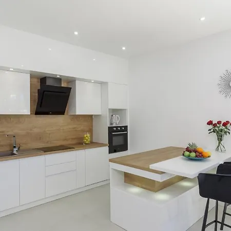 Luxury -heated Pool -jacuzzi فيلة تروغير