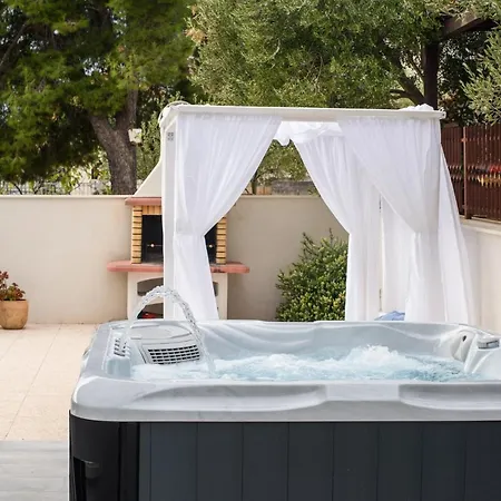 Vila Luxury -heated Pool -jacuzzi Trogir
