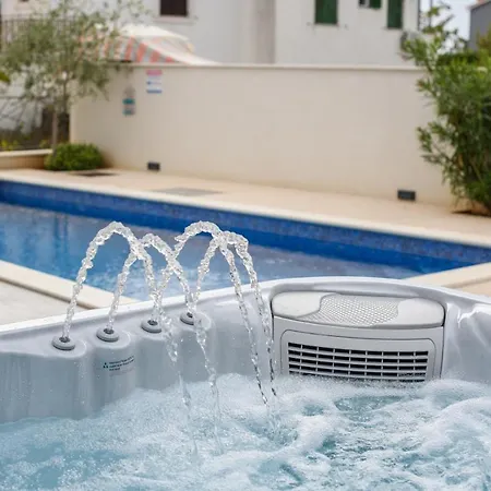 Vila Luxury -heated Pool -jacuzzi