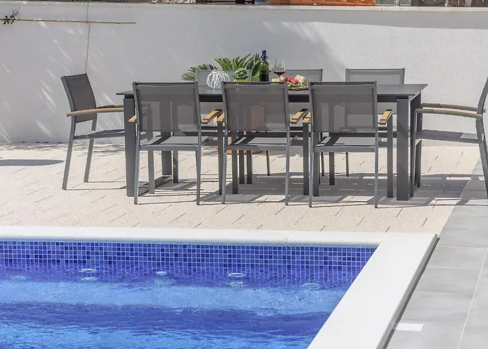 Luxury -heated Pool -jacuzzi *