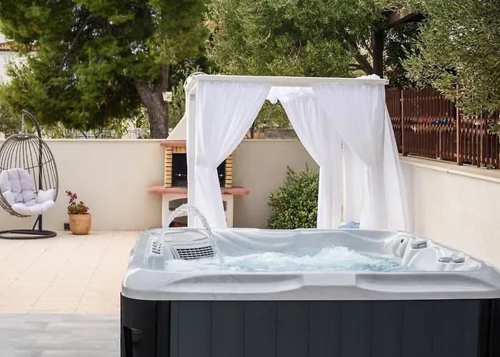 Vila Luxury -heated Pool -jacuzzi Trogir