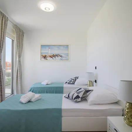 Villa Luxury -heated Pool -jacuzzi