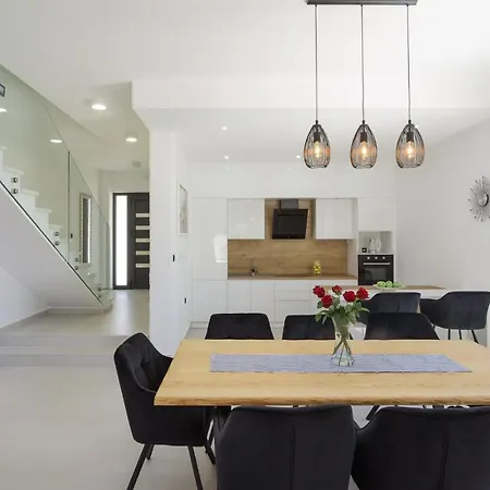 Luxury -heated Pool -jacuzzi * Trogir