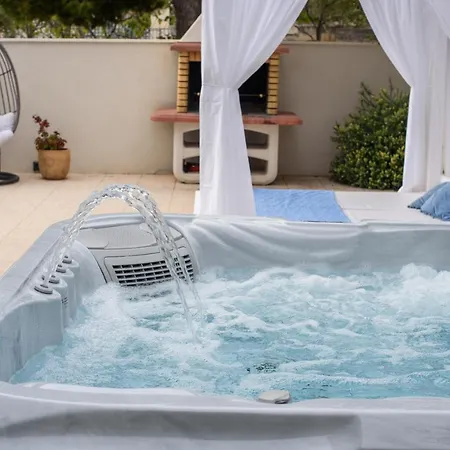 Luxury -heated Pool -jacuzzi Trogir
